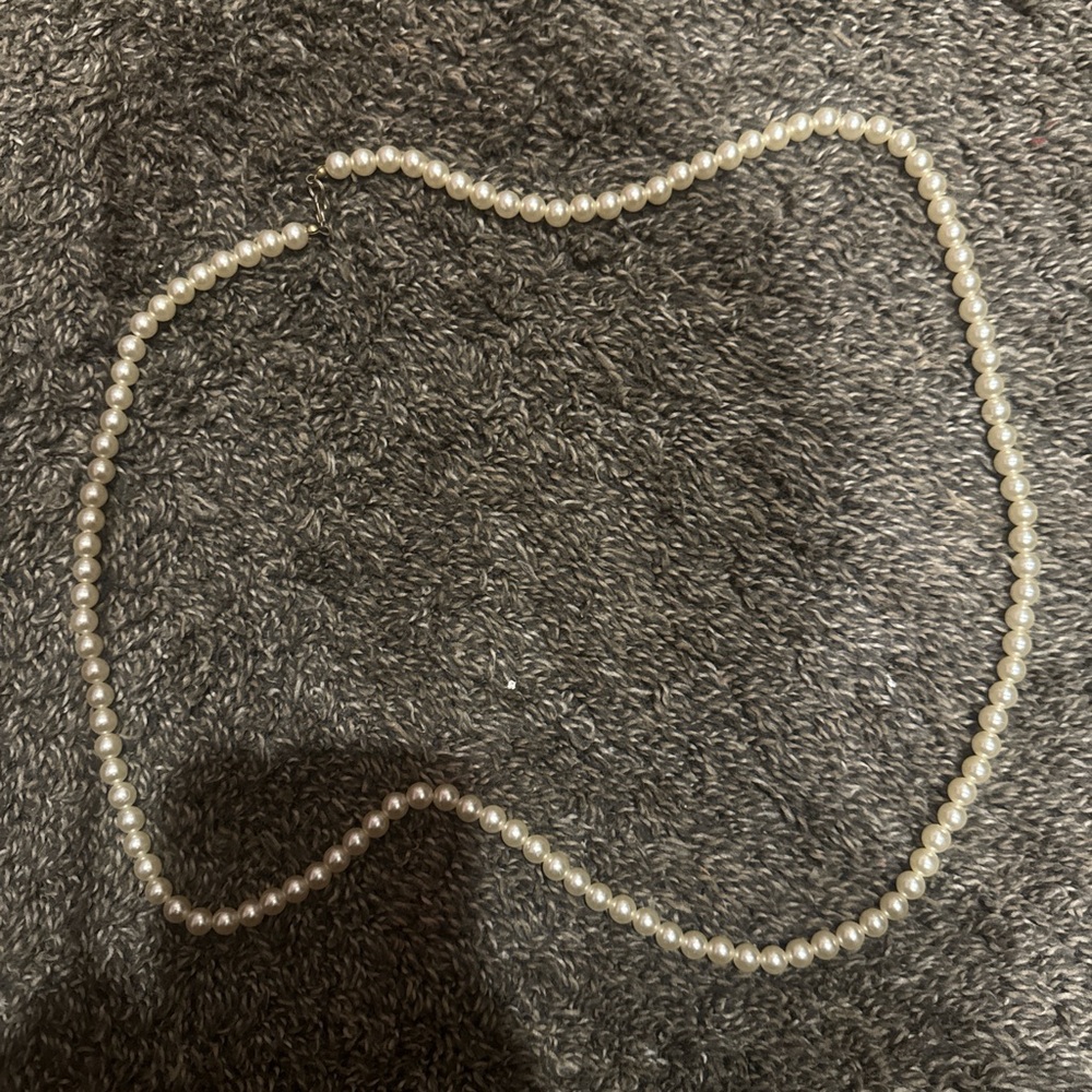 Elegant Pearl Necklace